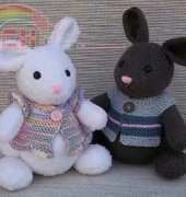 Knit Bunnies by Lorraine Pistorio (Rainebo Designs)