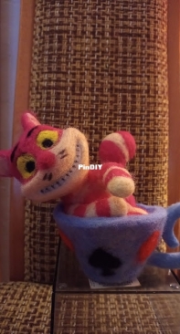 Smiling cat - needle felting