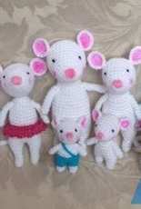 Double Treble Trinkets- Uljana Semikrasa - A Mouse is born - Spanish - Free