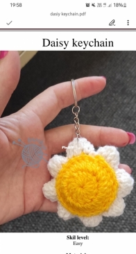 Handmade BNMByo - Bojana Slovic - Dasiy Keychain - Free