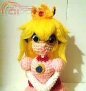 Princess Peach amigurumi