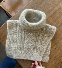 Moby Neck by Mette-Wendelboe Okkels - PetiteKnit - English