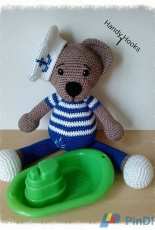 Handy Hooks - Iveta Riaz  - Sailor bear