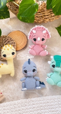 Doutora Crochê - Daniela de Freitas Borghi - Dinos em 2D - Portuguese