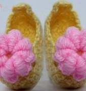 Beauty Crochet Pattern - Crochet Baby Ballerina Shoes with Large Flower