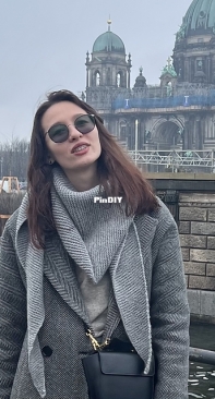 Easy garter triangle shawl by Alona Khaniukova-Free