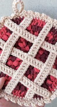 Berry pie pot holder - Spare Room Arts Shop - English