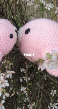 The Nerdy Knitter - Ashley Andrews - Mamegoma and her baby - Free