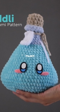 WooliGT /Wooli Amigurumis - Paola Arevalo - Cuddli the Health Potion