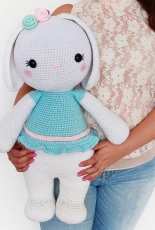 Bunnies and Yarn -Michelle Alvarez -Sophie the Easter Rabbit - Russian- Translated