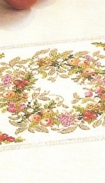 Couronne Sylvestre by V. Enginger from Creation Point de Croix 25 XSD