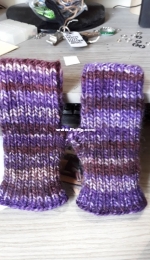 fingerless gloves