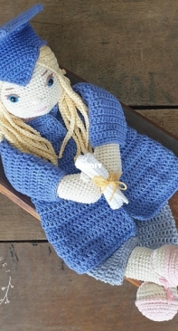 M and M Crochet Designs - Melanie Grobler - Melly Teddy Ragdoll Graduate Grace