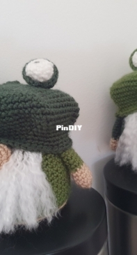 Frog gnome crochet