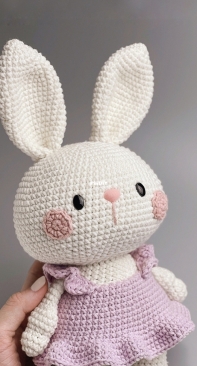 Conngauu Handmade - Van Anh - Mochi Bunny - Spanish - Translated