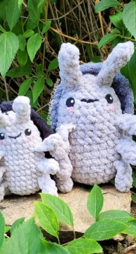Lonely Soul Fiber Artist - Grace - Peekaboo Pals Pill Bug