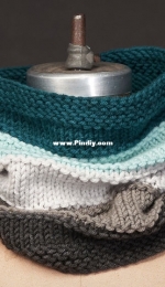 Clems Run Cowl by Jocelyn Tunney-Free
