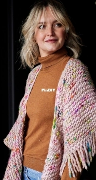 Puffball Wrap by Beata Jezek - Free