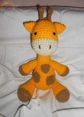 Nekos - Lorena Olivella - Giraffe- Free - Spanish