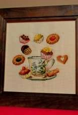 Cookies and cup of tea... (Veronique Enginger)