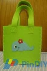 Felt bag with applique