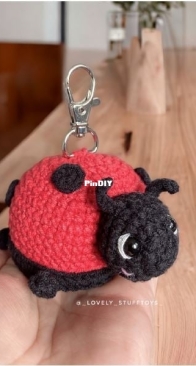 Lovely Stufftoys - Ania / Anna Nowikiewicz - The Ladybird-Bag Pendent
