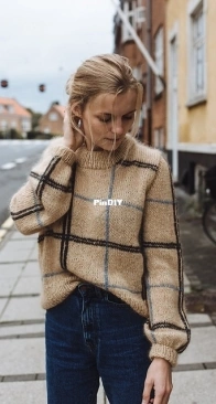 Scotty Sweater by Mette Wendelboe Okkels - PetiteKnit - English