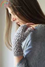 Mairlynd-Qwist Mitts by Melanie Berg-English
