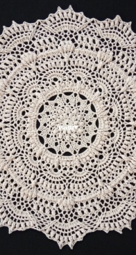 Nelly Klos - Fiona Doily - English
