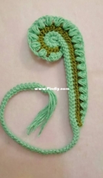 Crocher Iris Lace Bookmark