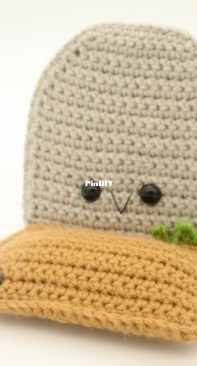 Stringy Ding Ding - Olive - Grave Amigurumi - Free
