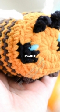 Linhas de Algodão - Andreza Andrade - Little Bee - Abelhinha - Portuguese