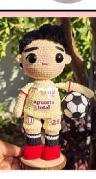 Ashlye a Crochet - Ashlye Retamozo  - Soccer Player 18 cm - Futbolista 18cm - Spanish