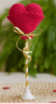 Papillon feito à mão - Isis Soares - Balão Coração - Portuguese