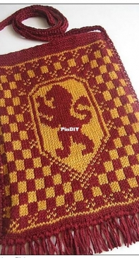 HP House Fair Isle Pouch Bags by Rosemary Waits-English- free