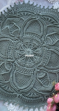 Fereshte Tarband - Sarina Doily - English
