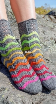 Glimpses of Joy Socks by Anna Mäkilä-English, Finnish -Free