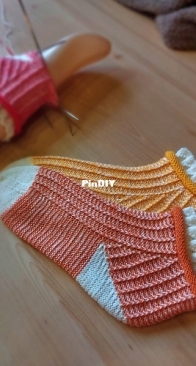 Walking on sunshine Socks - Bernadett Hegedüs