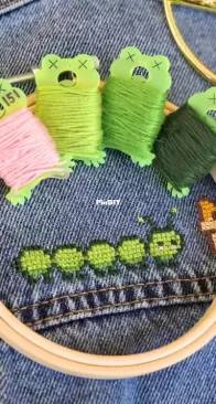 Crossed Itch - Mini Caterpillar N.10 - free