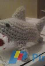 Crochet Fanatic - Christjan Bee - Little shark - Free