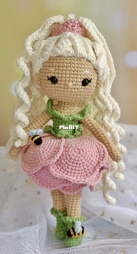 Lovenika Design - Yevheniia Romanchuk - Peonia the Peony Girl - Peonia Das Pfingstrosen-Mädchen - German
