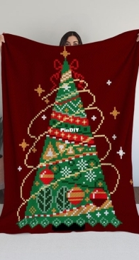 Handmade crochet Jo _ sparkling ring Christmas tree blanket _ English