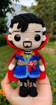 Sienna Handmade - Lilian Sandoval - Dr Stranger / Loki - Spanish