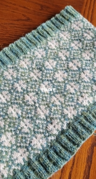 Simple Fair Isle Cowl by Jean Flores-Free