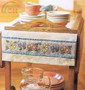 Better Homes and Gardens: Floral Favorites: Tea Towel Border