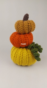 Passionate Crafter - Tidzhen Gyuldzhu - Easy Crochet Pumpkin in Three Different Sizes- Free