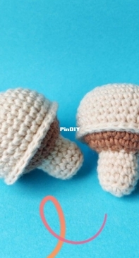 Hobbii Design - Signe Elfriede - Mushroom Play Food - Fungo Gioco - Italian - Free