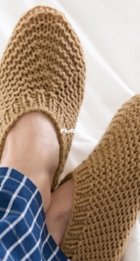 Red Heart LW3173 Slippers for Him by Nazanin Fard - Free