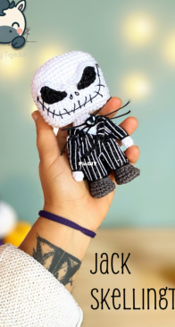 El Pony Tejedor / The Weaving Pony - Jack Skellington - English and Spanish