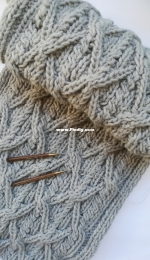 Game of cables Scarf by Ruta Sab.